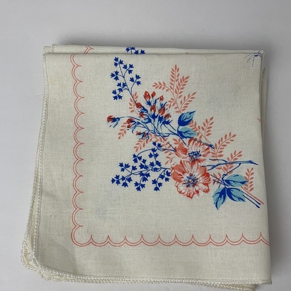Vintage Four Floral Country Core Cotton Cloth Napkins - Picture 5 of 6